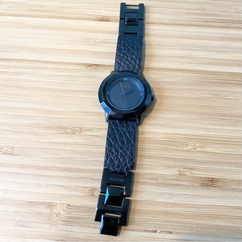 Nixon The Bobbi Daringly Edgy Women's Black Leather Wrist Analog Watch Working